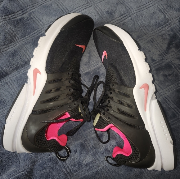 Nike Presto Black and Pink - Picture 2 of 6